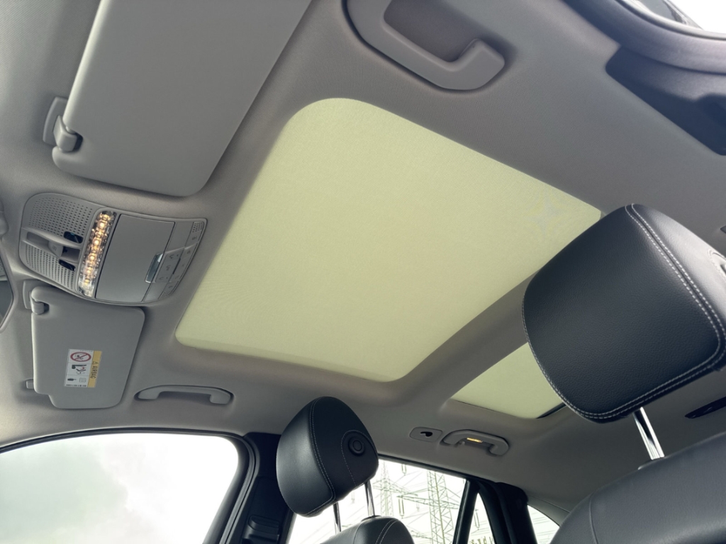 Fahrzeugabbildung Mercedes-Benz GLC 250 4Matic PDC SHZ LED Temp Klima Keyless