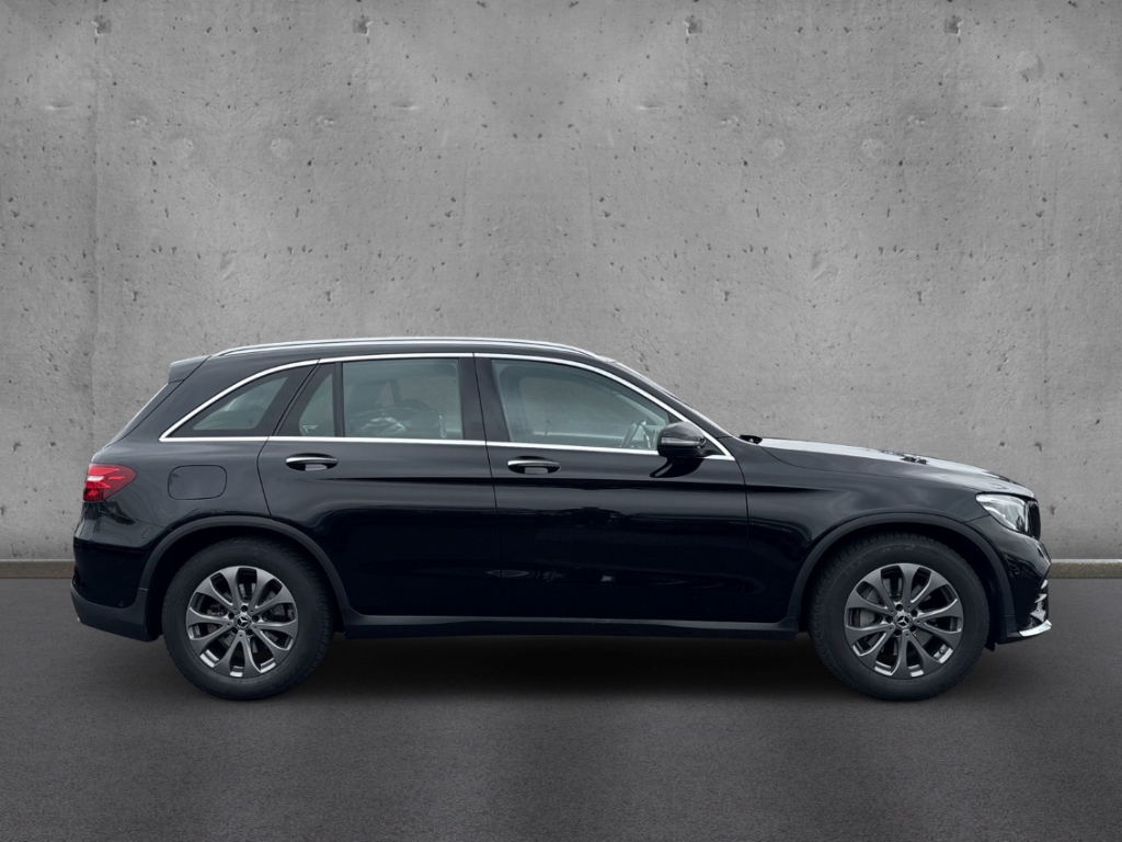 Fahrzeugabbildung Mercedes-Benz GLC 250 4Matic PDC SHZ LED Temp Klima Keyless