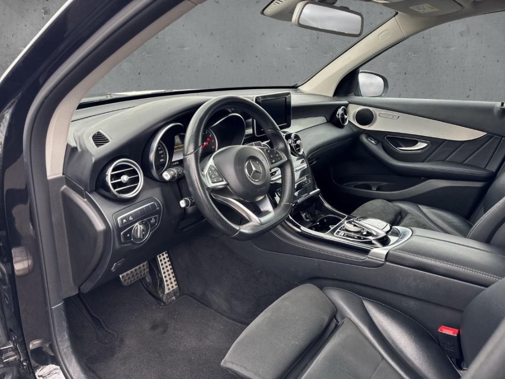 Fahrzeugabbildung Mercedes-Benz GLC 250 4Matic PDC SHZ LED Temp Klima Keyless