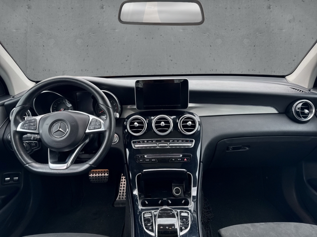 Fahrzeugabbildung Mercedes-Benz GLC 250 4Matic PDC SHZ LED Temp Klima Keyless