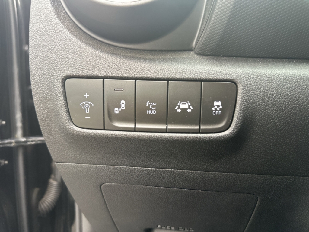 Fahrzeugabbildung Hyundai KONA 1.0 T-GDI Premium HUD Navi Leder LED SHZ