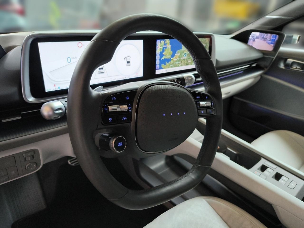 Fahrzeugabbildung Hyundai IONIQ 6 4WD 77,4kWh UNIQ Digi-Spiegel 20LM HUD Navi Digitales Cockpit Memory Sitze
