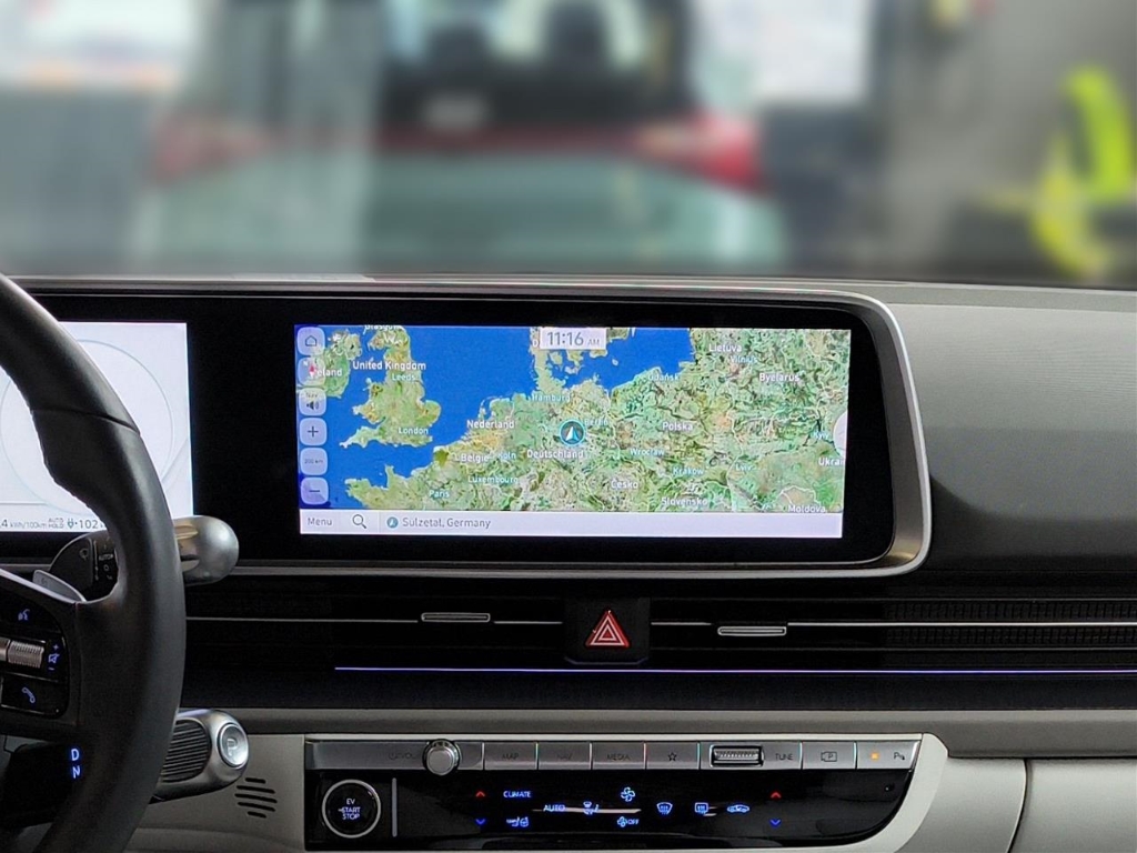 Fahrzeugabbildung Hyundai IONIQ 6 4WD 77,4kWh UNIQ Digi-Spiegel 20LM HUD Navi Digitales Cockpit Memory Sitze