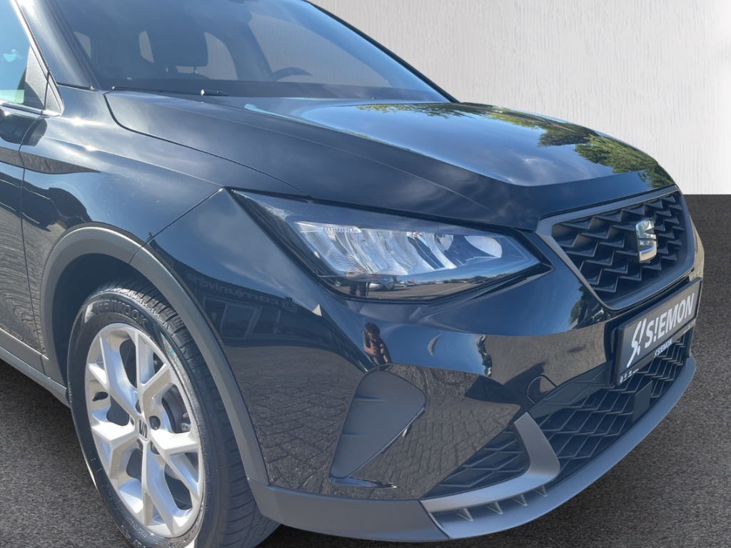 Fahrzeugabbildung SEAT Arona 1.0 TSI DSG FR ACC LED SHZ Navi PDC GJR