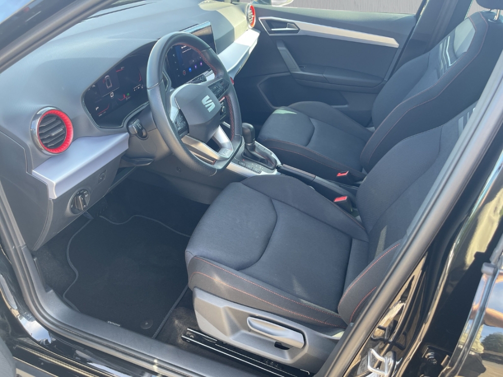Fahrzeugabbildung SEAT Arona 1.0 TSI DSG FR ACC LED SHZ Navi PDC GJR