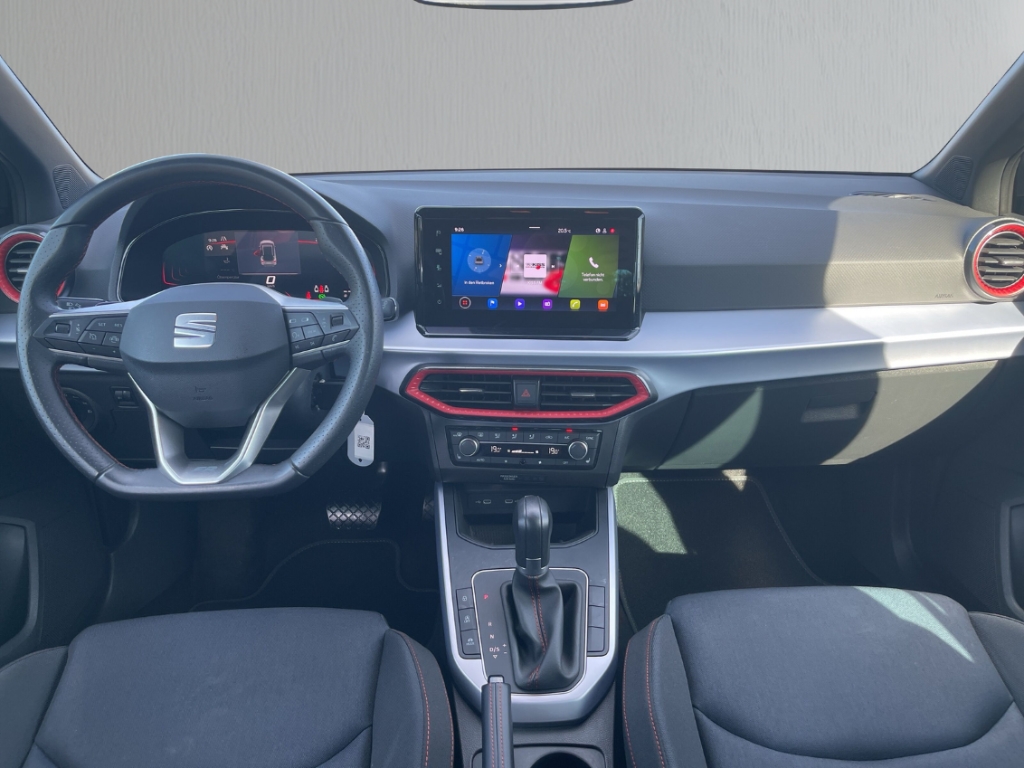 Fahrzeugabbildung SEAT Arona 1.0 TSI DSG FR ACC LED SHZ Navi PDC GJR
