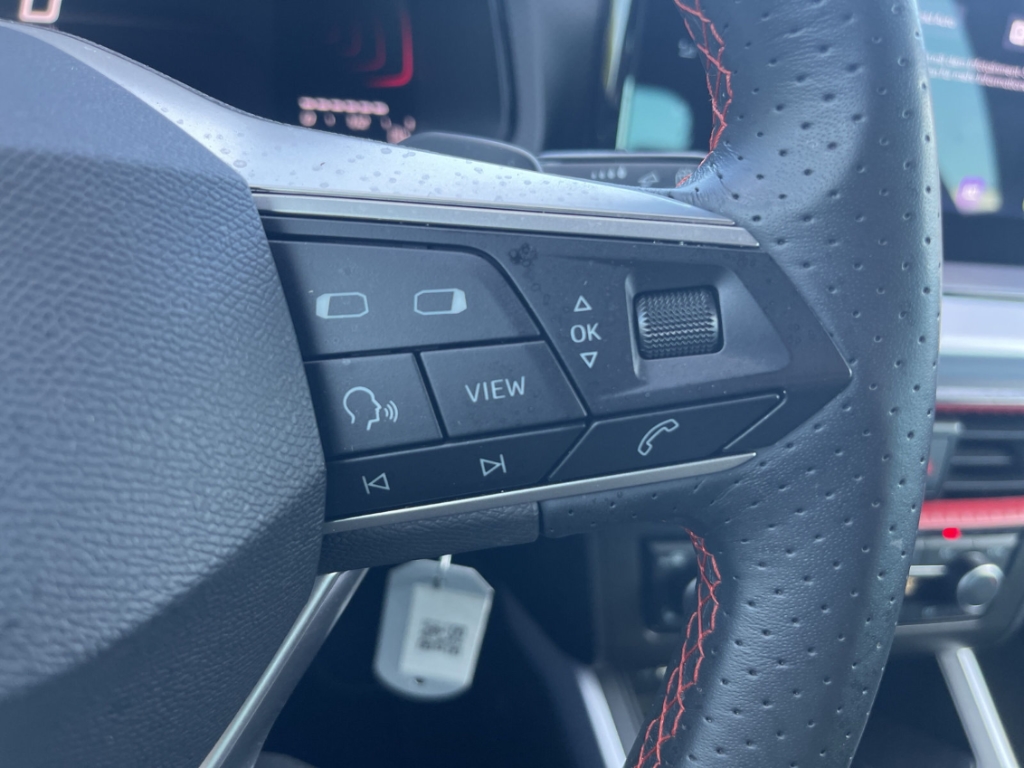 Fahrzeugabbildung SEAT Arona 1.0 TSI DSG FR ACC LED SHZ Navi PDC GJR