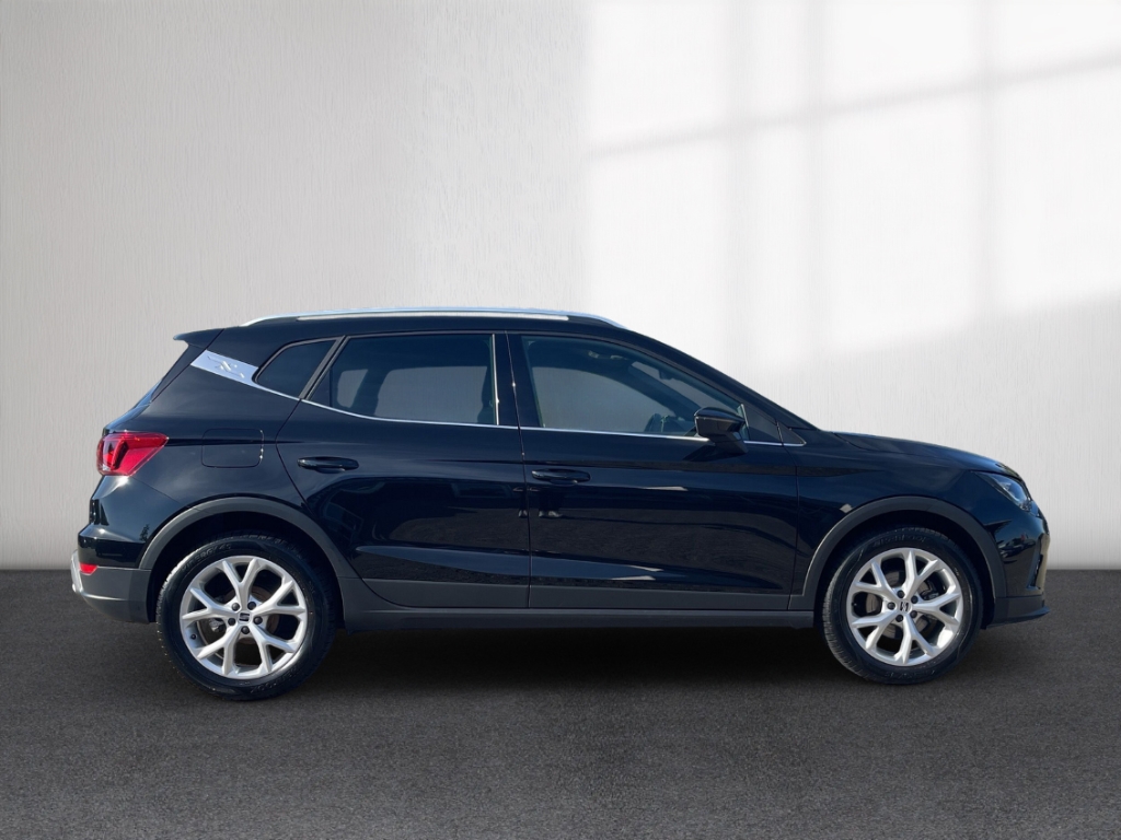 Fahrzeugabbildung SEAT Arona 1.0 TSI DSG FR ACC LED SHZ Navi PDC GJR