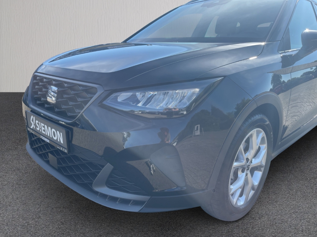 Fahrzeugabbildung SEAT Arona 1.0 TSI DSG FR ACC LED SHZ Navi PDC GJR