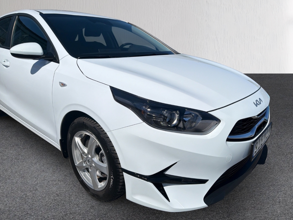 Fahrzeugabbildung Kia Cee'd 1.5 T-GDI DCT Klima R-Kamera SHZ Navi beh.Lenkrad