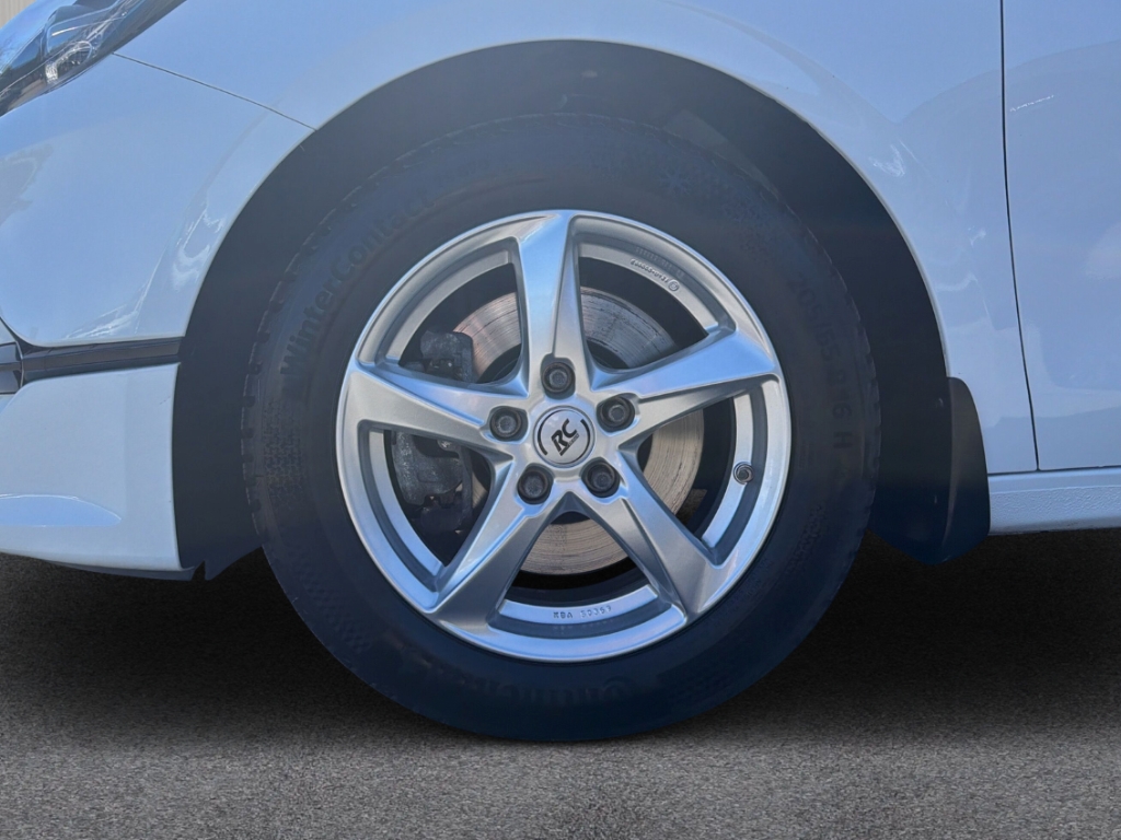 Fahrzeugabbildung Kia Cee'd 1.5 T-GDI DCT Klima R-Kamera SHZ Navi beh.Lenkrad