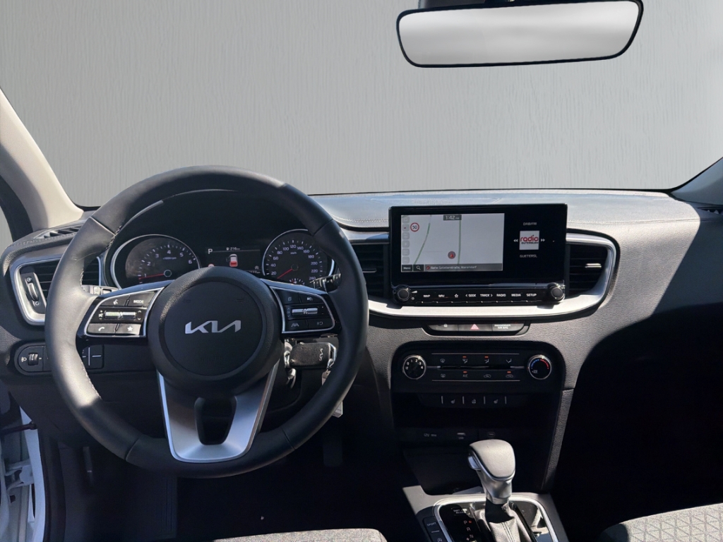 Fahrzeugabbildung Kia Cee'd 1.5 T-GDI DCT Klima R-Kamera SHZ Navi beh.Lenkrad