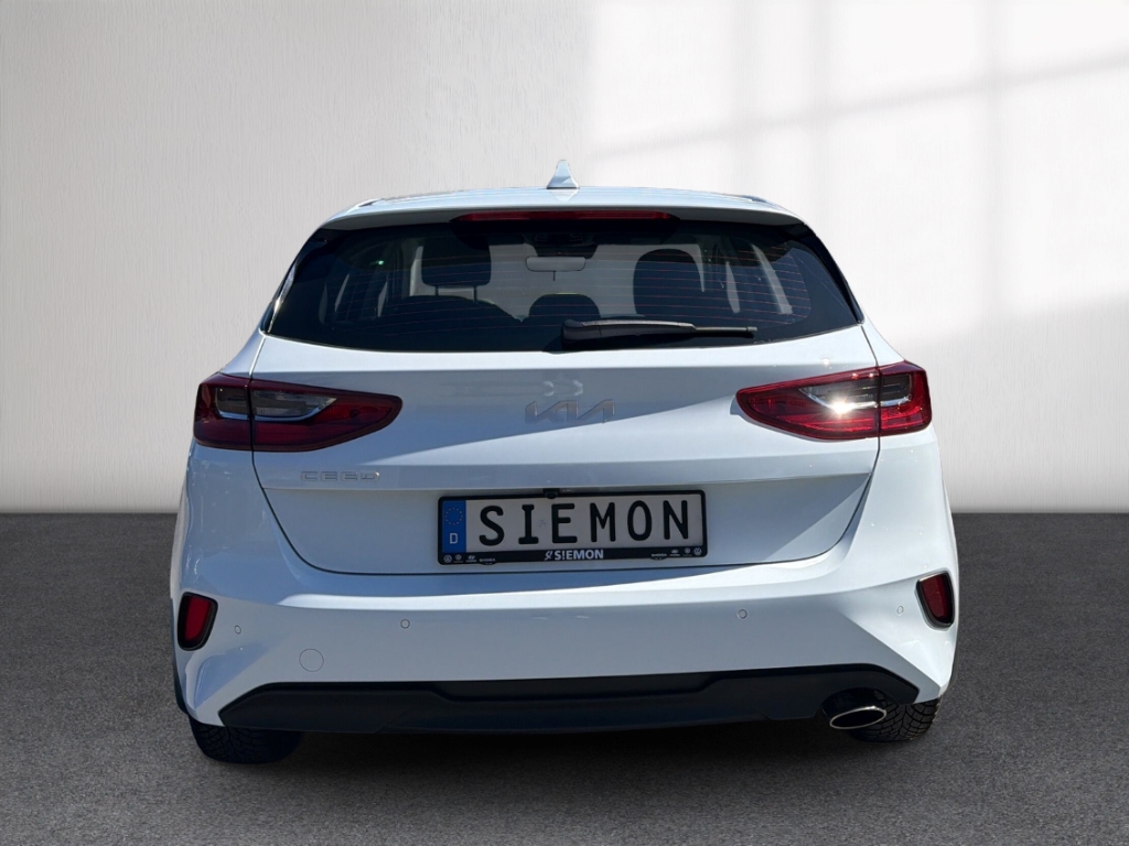 Fahrzeugabbildung Kia Cee'd 1.5 T-GDI DCT Klima R-Kamera SHZ Navi beh.Lenkrad