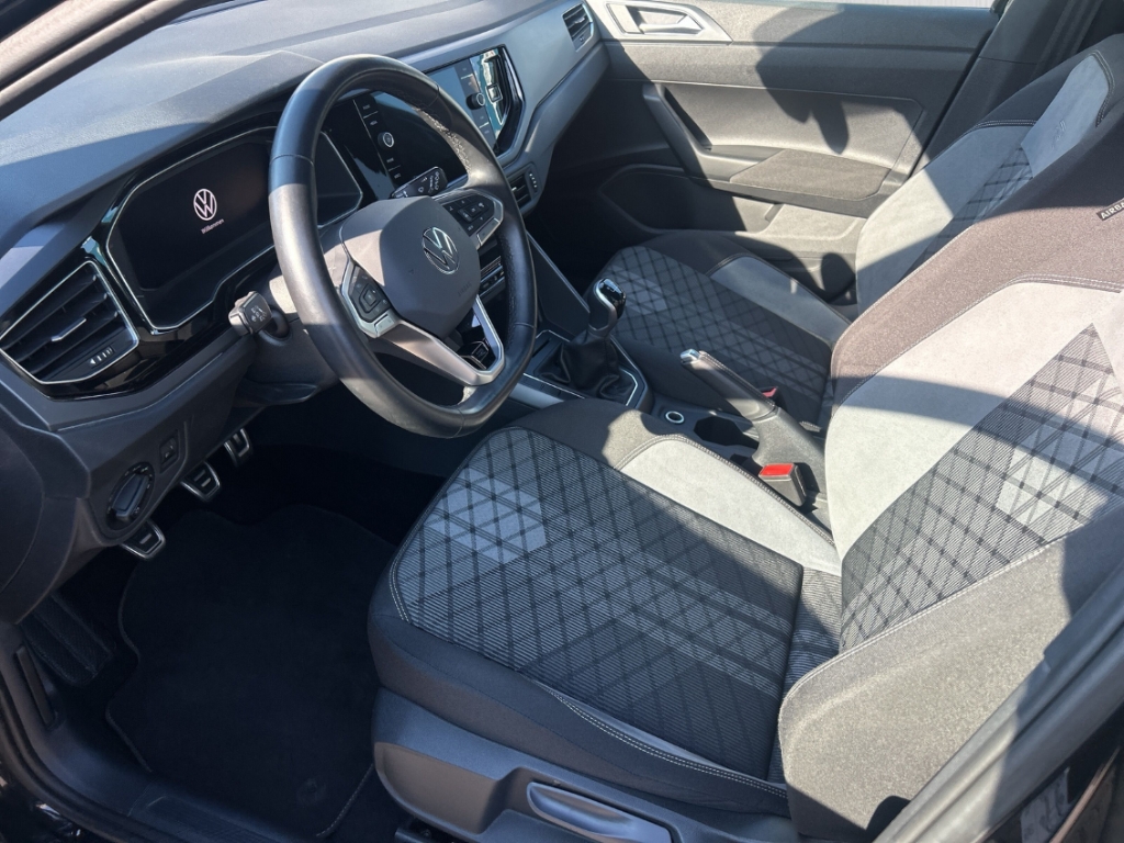 Fahrzeugabbildung Volkswagen Taigo 1.0 TSI R-Line Pano IQ.Light VirtCo ACC PDC