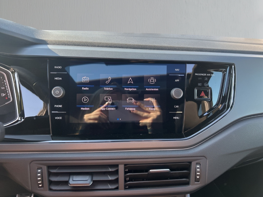 Fahrzeugabbildung Volkswagen Taigo 1.0 TSI R-Line Pano IQ.Light VirtCo ACC PDC