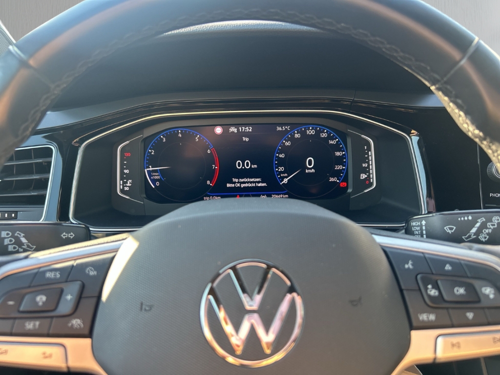 Fahrzeugabbildung Volkswagen Taigo 1.0 TSI R-Line Pano IQ.Light VirtCo ACC PDC
