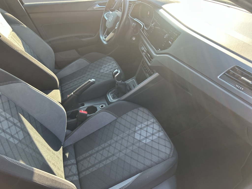 Fahrzeugabbildung Volkswagen Taigo 1.0 TSI R-Line Pano IQ.Light VirtCo ACC PDC