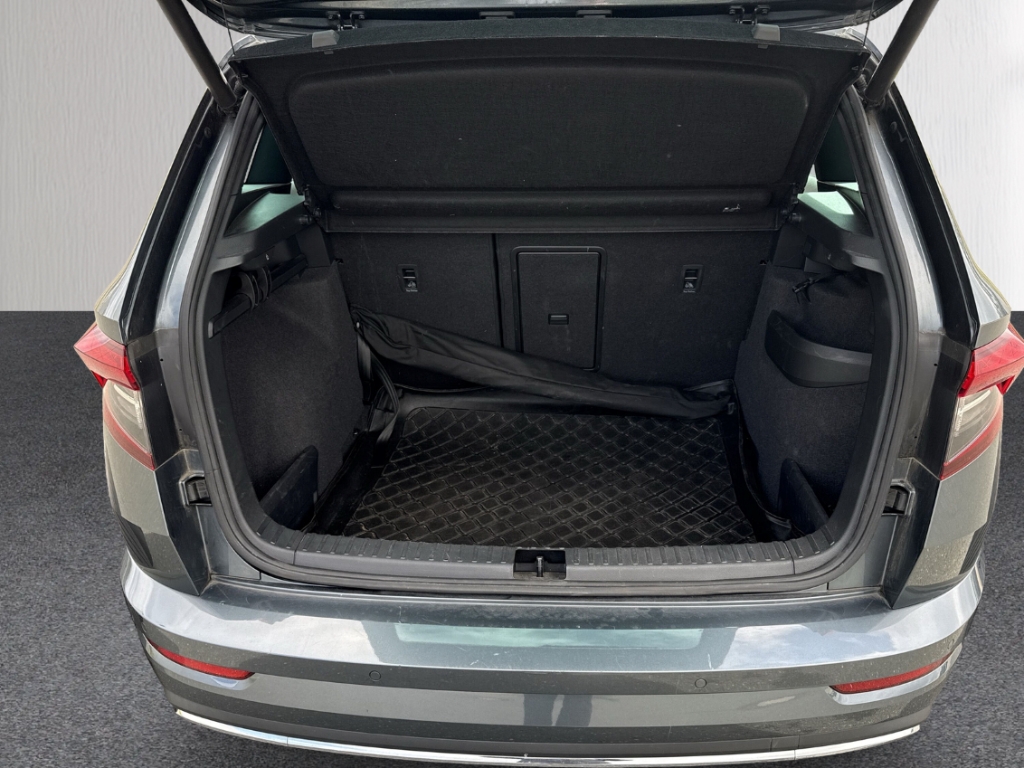 Fahrzeugabbildung SKODA Karoq 1.5 TSI Sportline DSG Apple CarPlay Temp