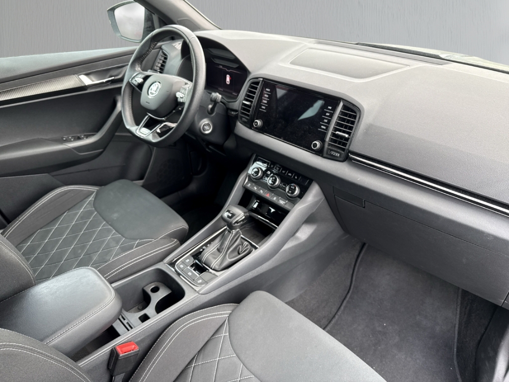 Fahrzeugabbildung SKODA Karoq 1.5 TSI Sportline DSG Apple CarPlay Temp