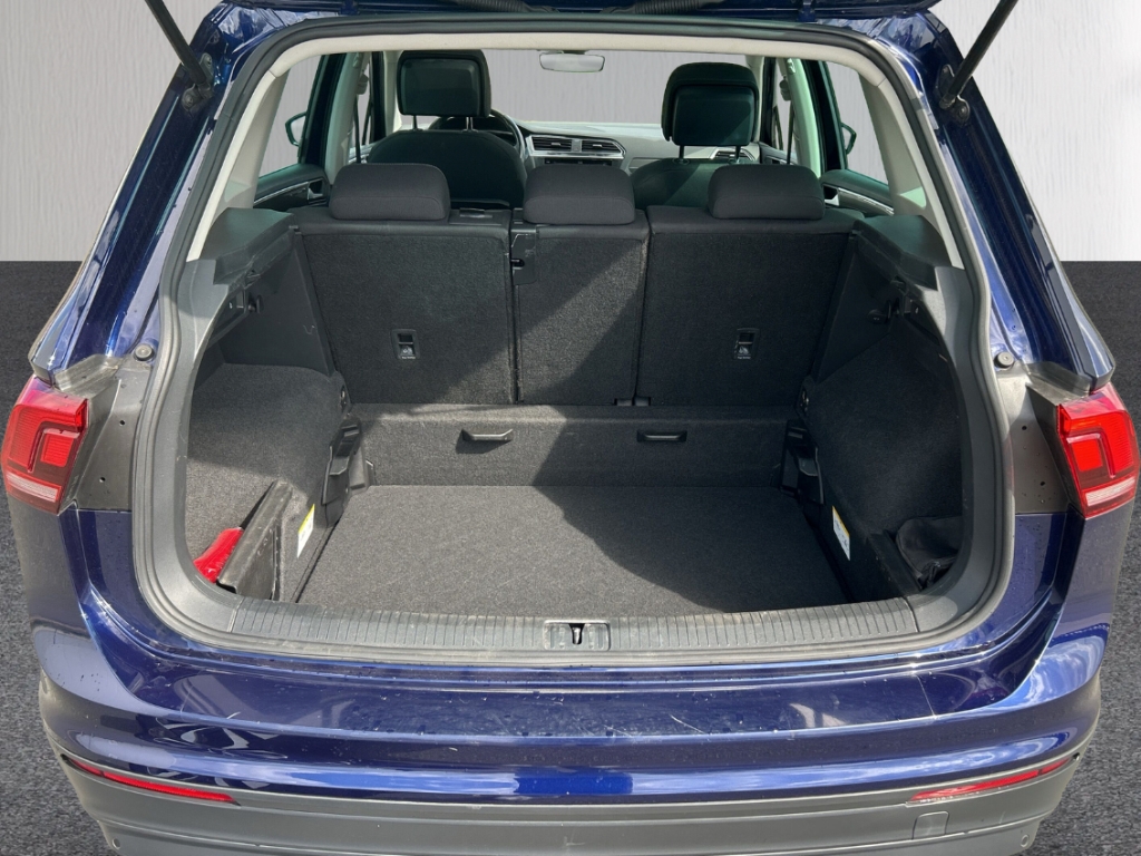 Fahrzeugabbildung Volkswagen Tiguan IQ.DRIVE Start-Stopp Apple CarPlay SHZ