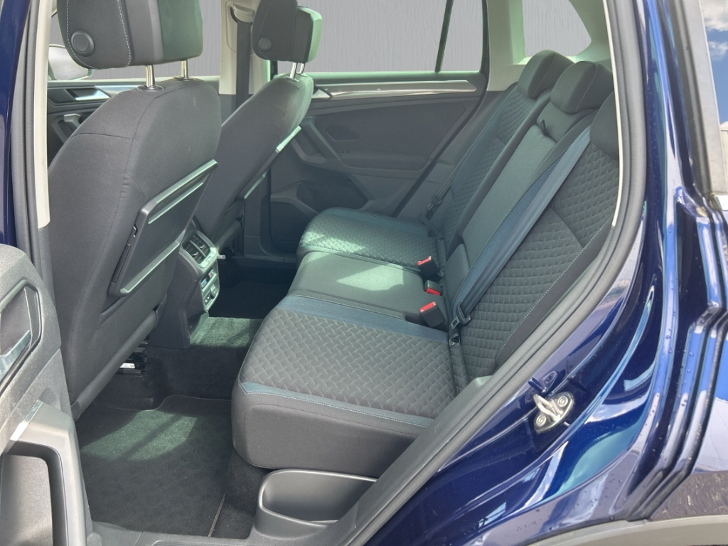 Fahrzeugabbildung Volkswagen Tiguan IQ.DRIVE Start-Stopp Apple CarPlay SHZ