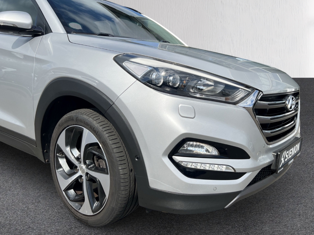 Fahrzeugabbildung Hyundai TUCSON 2.0 CRDi 4WD R-Kam SHZ LHZ Pano LED Leder