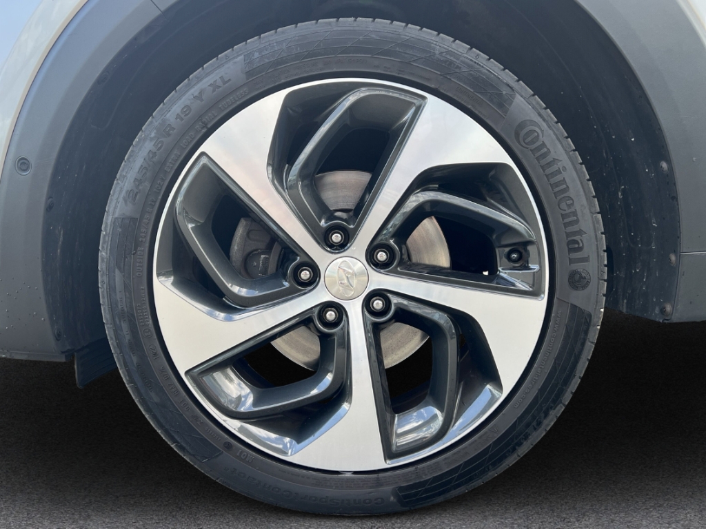 Fahrzeugabbildung Hyundai TUCSON 2.0 CRDi 4WD R-Kam SHZ LHZ Pano LED Leder