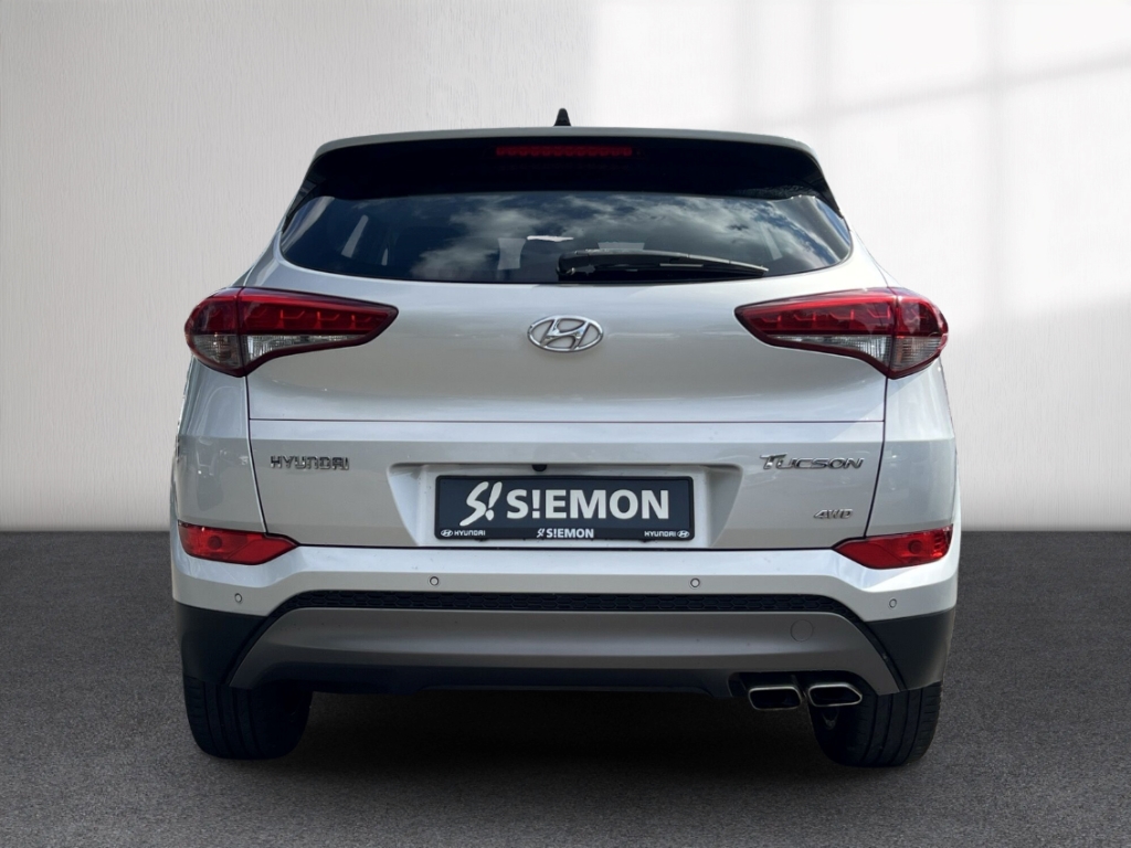 Fahrzeugabbildung Hyundai TUCSON 2.0 CRDi 4WD R-Kam SHZ LHZ Pano LED Leder