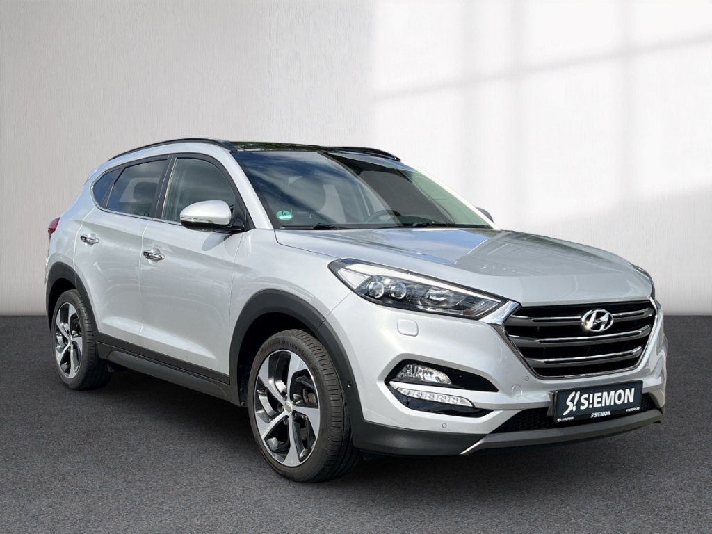 Fahrzeugabbildung Hyundai TUCSON 2.0 CRDi 4WD R-Kam SHZ LHZ Pano LED Leder