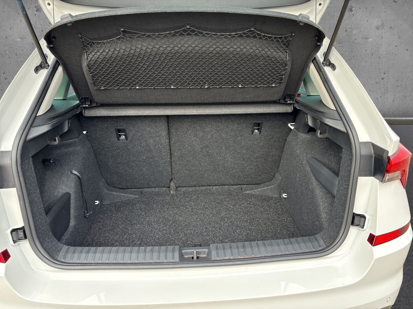 Fahrzeugabbildung SKODA Kamiq Ambition 1.0 TSI TOUR Klima SZH PDC LM17