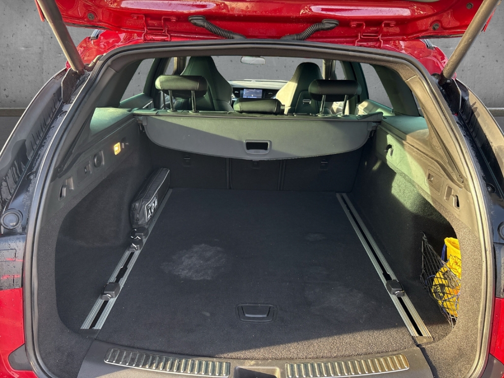 Fahrzeugabbildung Opel Insignia B Sports Tourer 2.0 4x4 GSi HUD AHK Pano