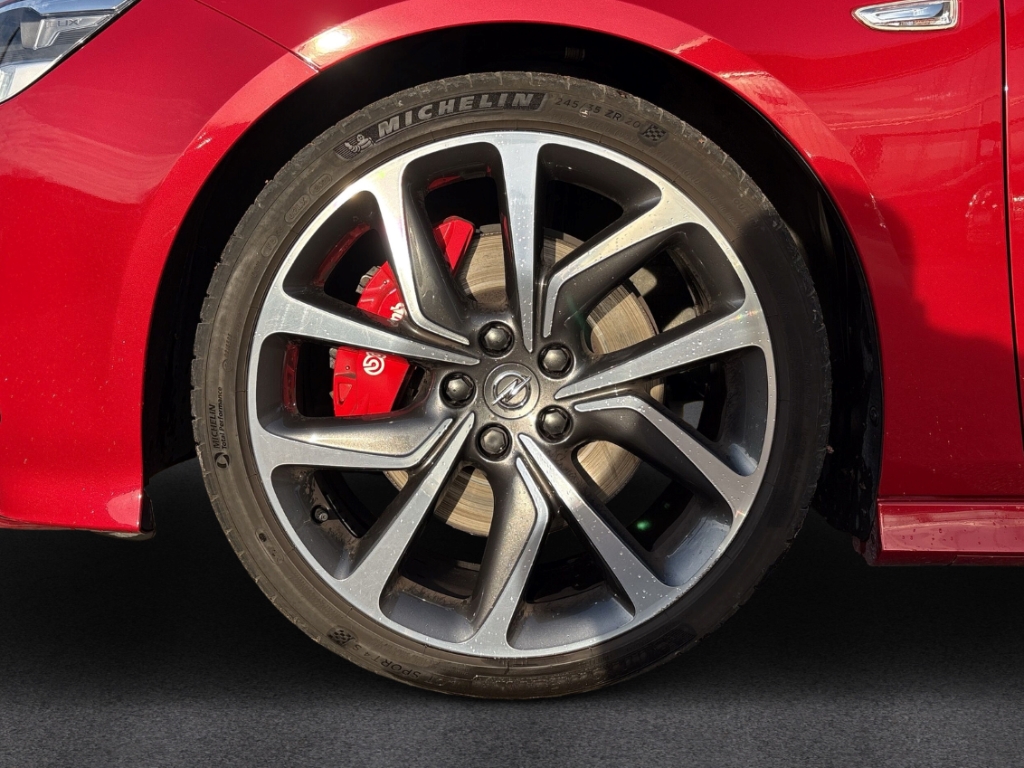 Fahrzeugabbildung Opel Insignia B Sports Tourer 2.0 4x4 GSi HUD AHK Pano
