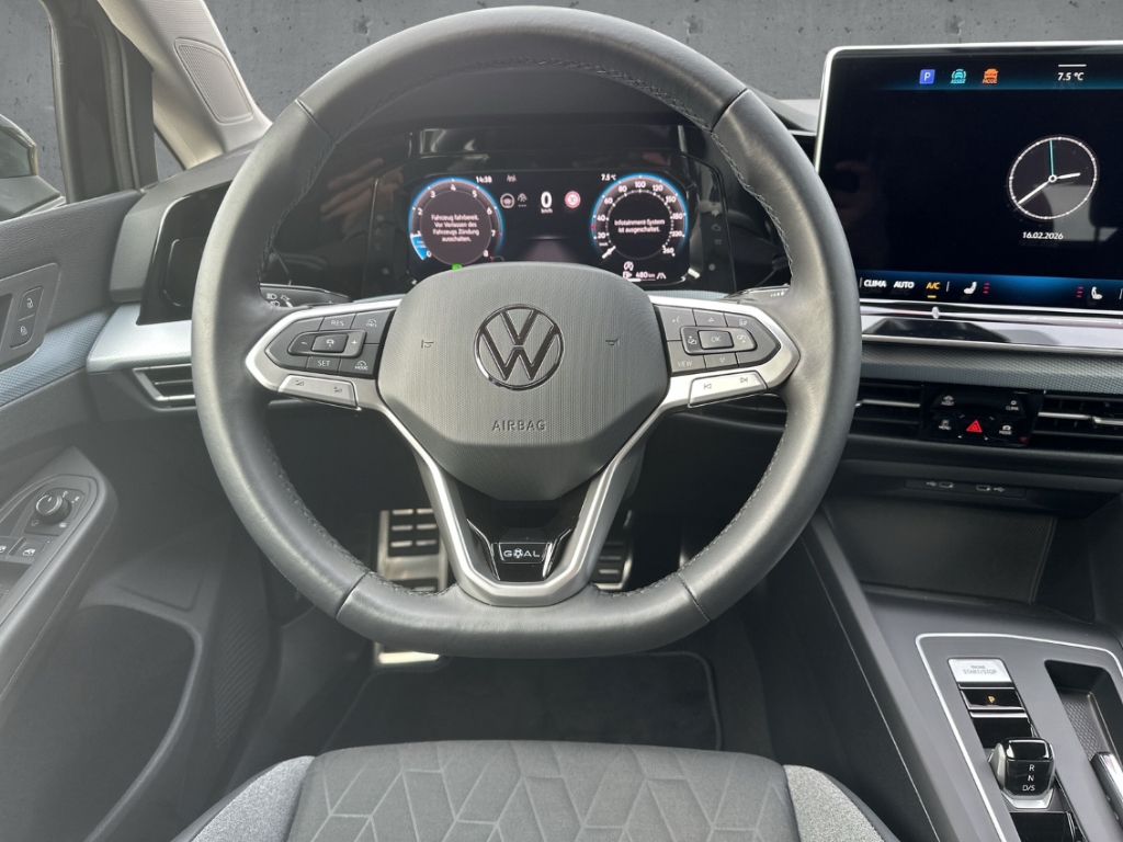 Fahrzeugabbildung Volkswagen Golf Variant 1.5 eTSI DSG Goal AHK ACC SHZ R-Kam