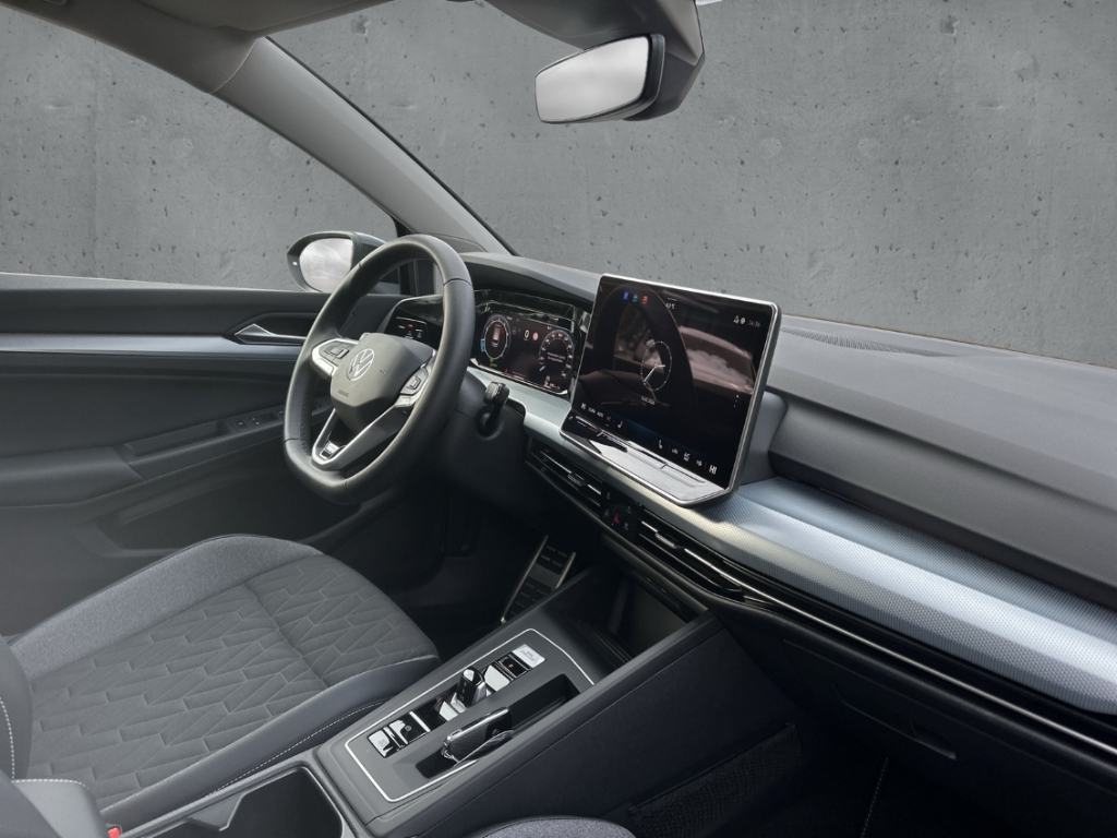 Fahrzeugabbildung Volkswagen Golf Variant 1.5 eTSI DSG Goal AHK ACC SHZ R-Kam