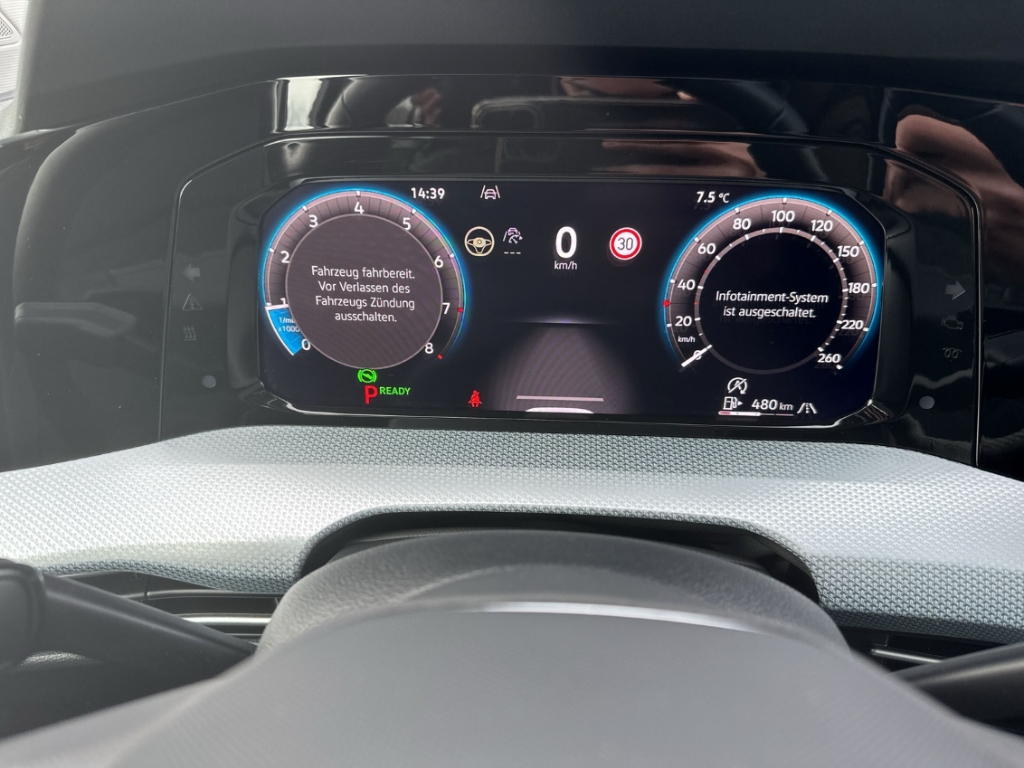 Fahrzeugabbildung Volkswagen Golf Variant 1.5 eTSI DSG Goal AHK ACC SHZ R-Kam