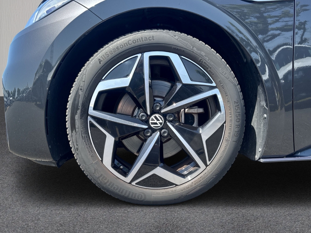 Fahrzeugabbildung Volkswagen ID.3 Pure 110 kW 45 kWh Navi ACC SHZ LHZ HeadUp