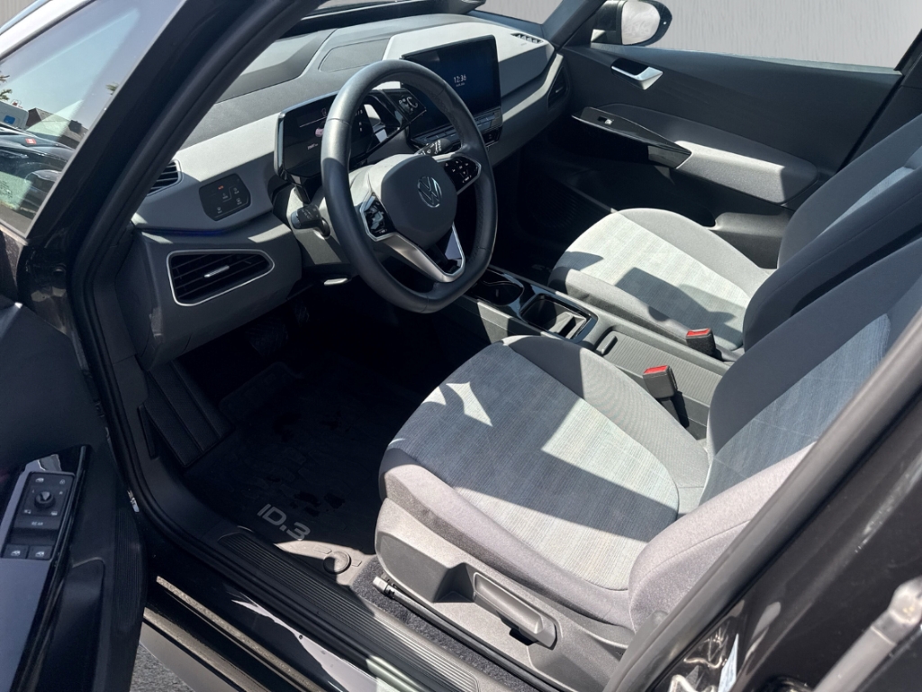 Fahrzeugabbildung Volkswagen ID.3 Pure 110 kW 45 kWh Navi ACC SHZ LHZ HeadUp