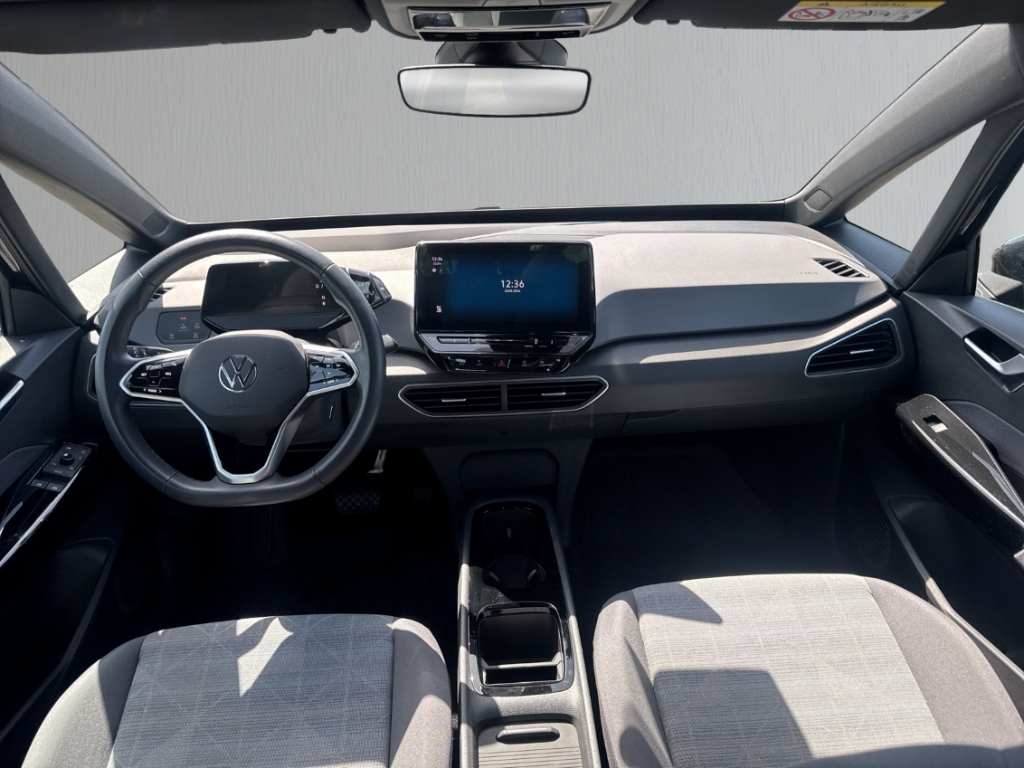 Fahrzeugabbildung Volkswagen ID.3 Pure 110 kW 45 kWh Navi ACC SHZ LHZ HeadUp