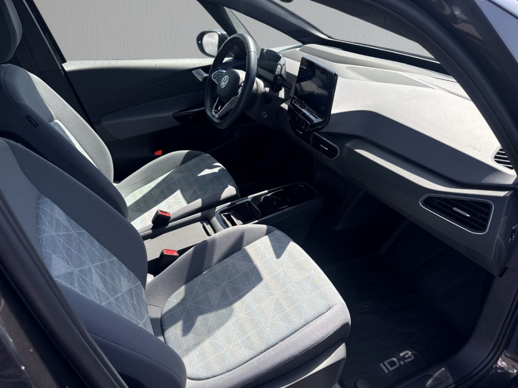 Fahrzeugabbildung Volkswagen ID.3 Pure 110 kW 45 kWh Navi ACC SHZ LHZ HeadUp