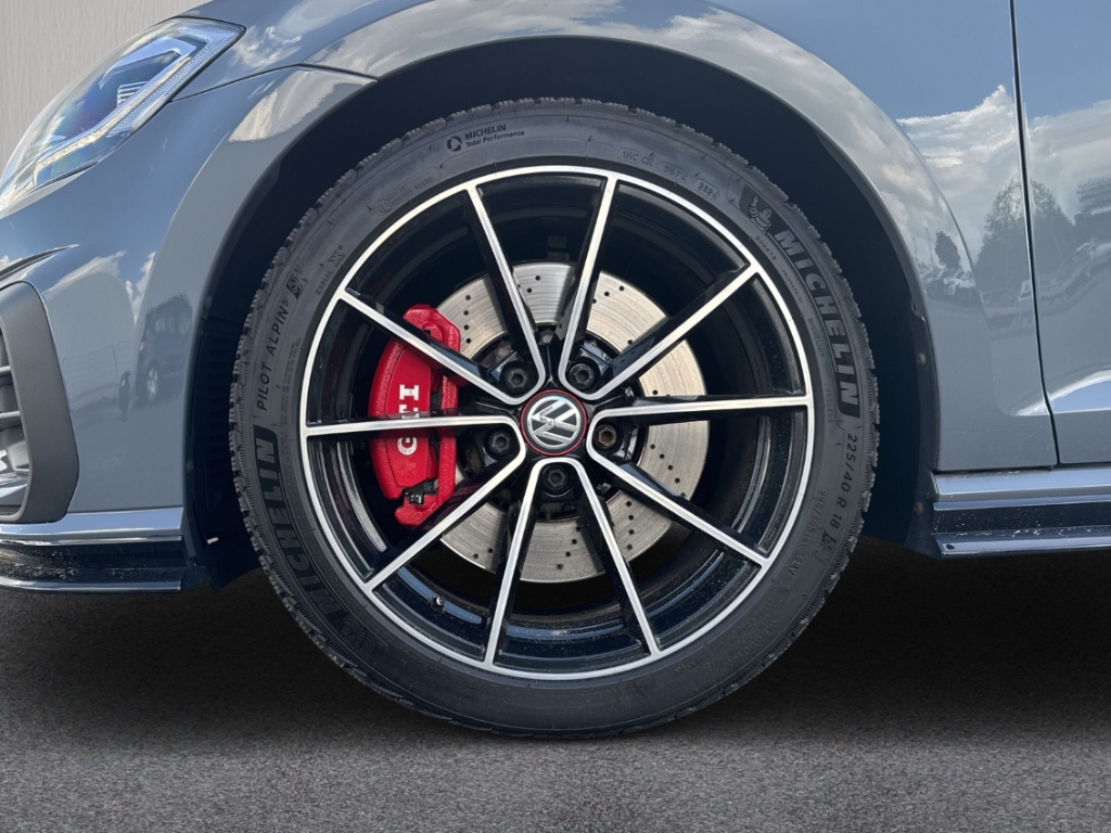 Fahrzeugabbildung Volkswagen Golf VII GTI TCR 2-Zonen-Klimaaut. LED Sportsitz