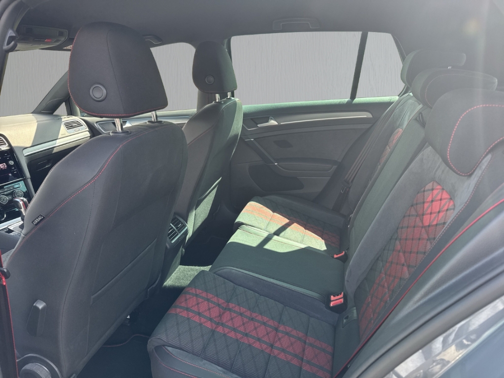 Fahrzeugabbildung Volkswagen Golf VII GTI TCR 2-Zonen-Klimaaut. LED Sportsitz
