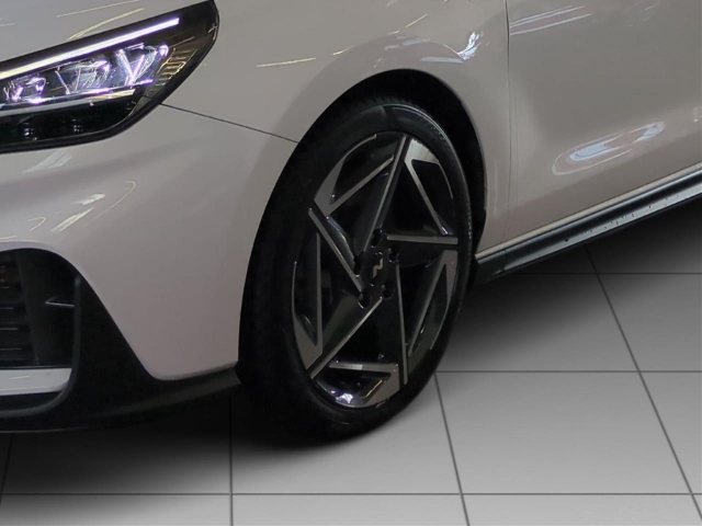 Fahrzeugabbildung Hyundai i30 FL 5trg 1.5 T-GDI 48V MT N-Line Sitz-P. Panorama Sportpaket Navi
