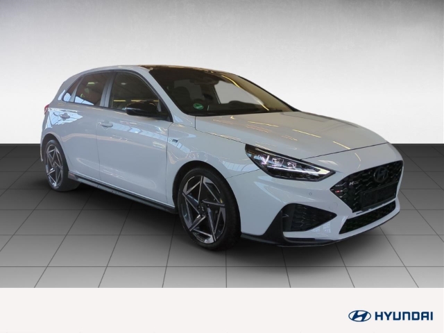 Fahrzeugabbildung Hyundai i30 FL 5trg 1.5 T-GDI 48V MT N-Line Sitz-P. Panorama Sportpaket Navi