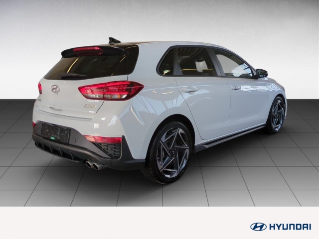 Fahrzeugabbildung Hyundai i30 FL 5trg 1.5 T-GDI 48V MT N-Line Sitz-P. Panorama Sportpaket Navi