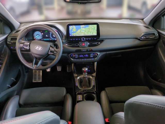 Fahrzeugabbildung Hyundai i30 FL 5trg 1.5 T-GDI 48V MT N-Line Sitz-P. Panorama Sportpaket Navi