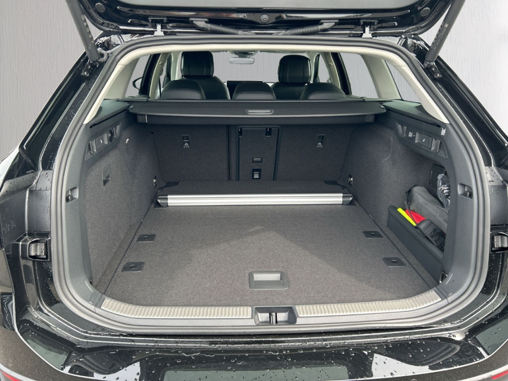 Fahrzeugabbildung Volkswagen Passat Variant 2.0 TDI DSG Elegance AHK NAVI WKR
