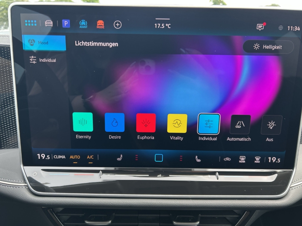 Fahrzeugabbildung Volkswagen Passat Variant 2.0 TDI DSG Elegance AHK NAVI WKR