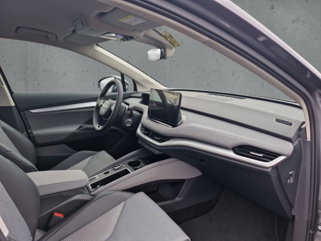 Fahrzeugabbildung SKODA Enyaq iV 60 LOFT Navi LED PDC Kamera Wärmep.