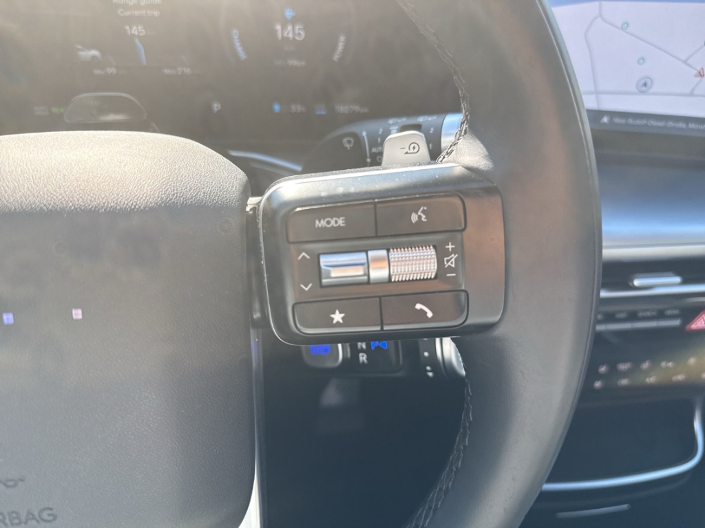 Fahrzeugabbildung Hyundai IONIQ 9 110 kWh 4WD 6-Sitze UNIQ Relax-P Pano-Schiebedach MY26 HUD Niveau