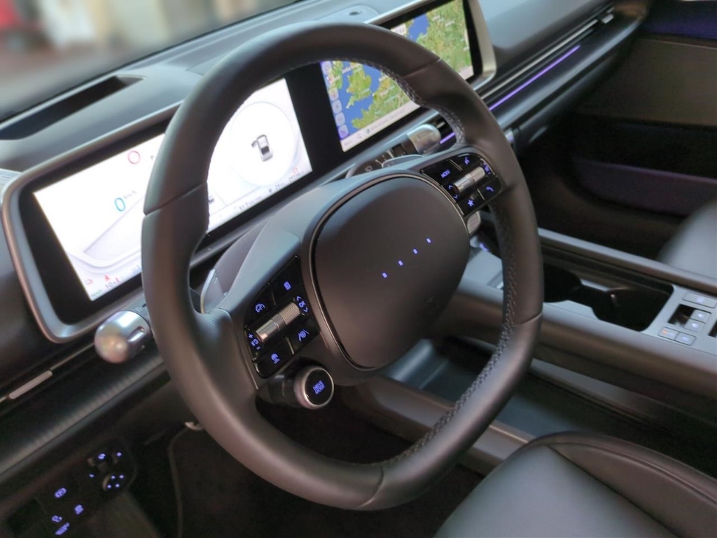 Fahrzeugabbildung Hyundai IONIQ 6 77,4kWh 4WD UNIQ Digi-Spiegel HUD Navi Digitales Cockpit Memory Sitze Soundsystem Bose